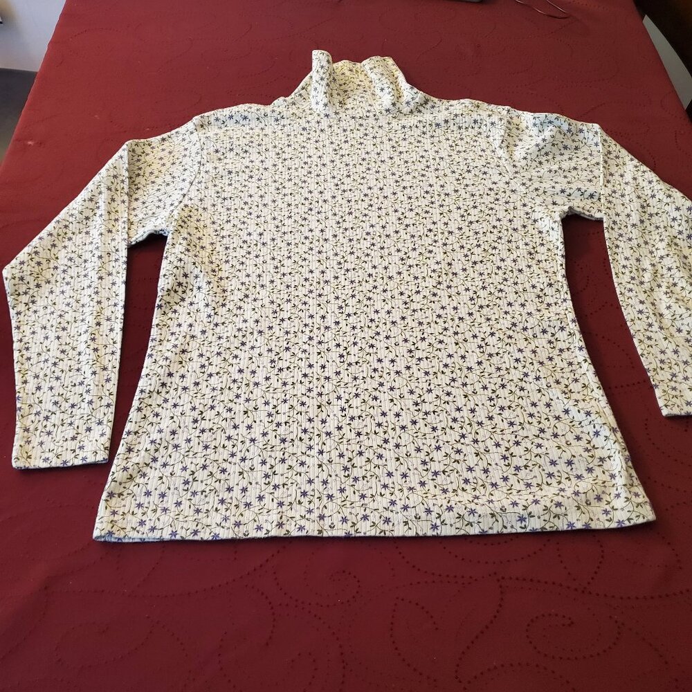 Turtle neck shirt